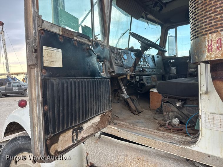image for item DW6775 1978 Kenworth water truck