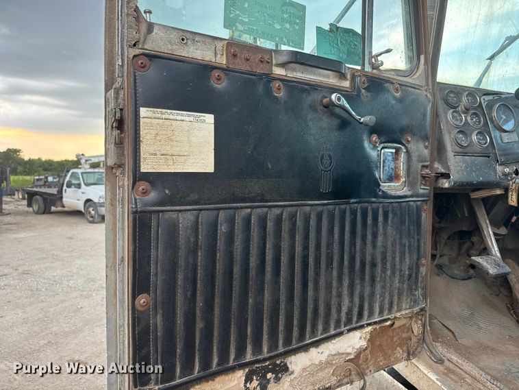 image for item DW6775 1978 Kenworth water truck