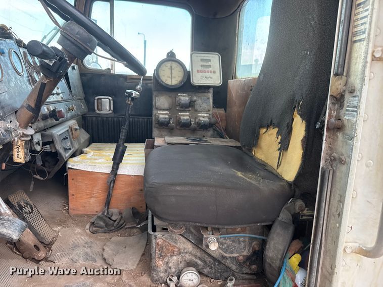image for item DW6775 1978 Kenworth water truck