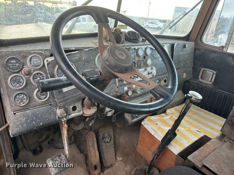 image for item DW6775 1978 Kenworth water truck