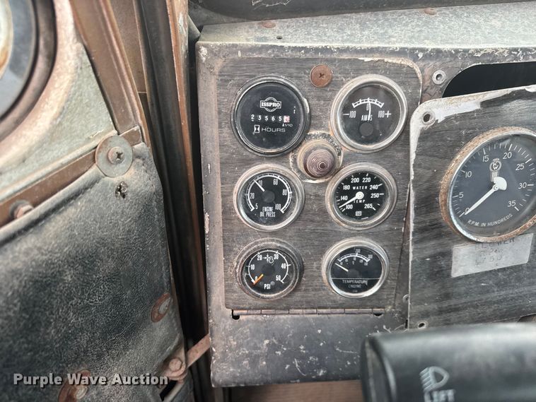 image for item DW6775 1978 Kenworth water truck