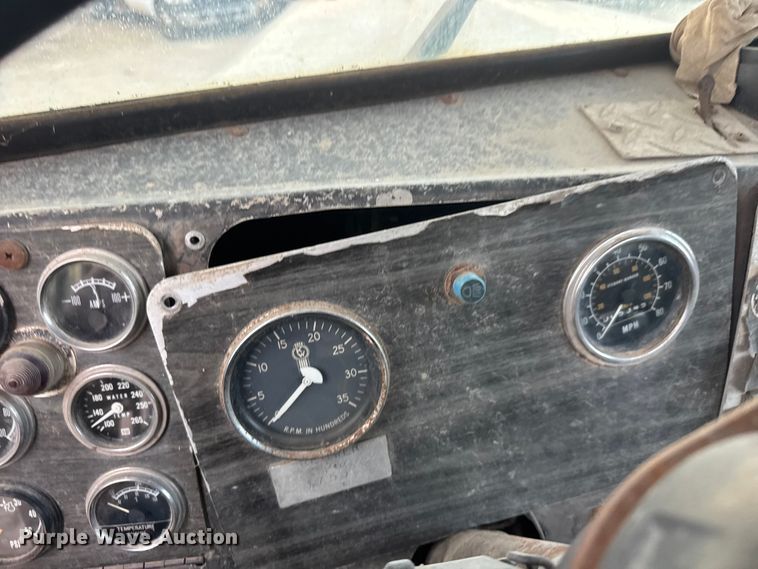 image for item DW6775 1978 Kenworth water truck