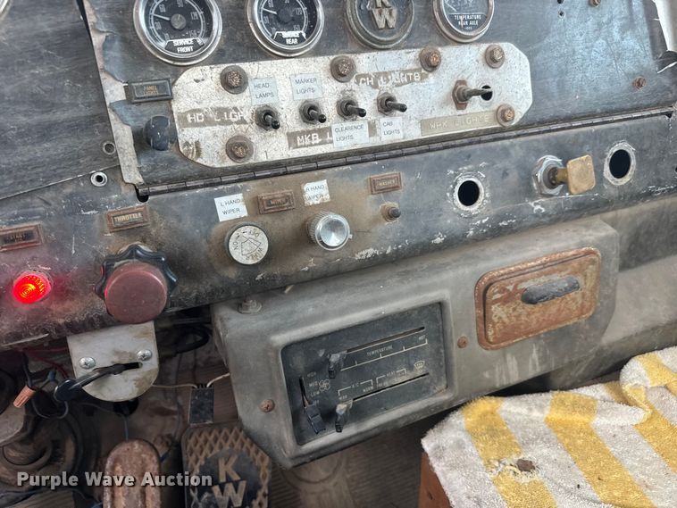 image for item DW6775 1978 Kenworth water truck