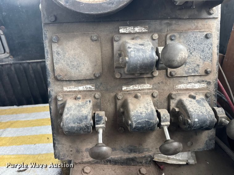 image for item DW6775 1978 Kenworth water truck