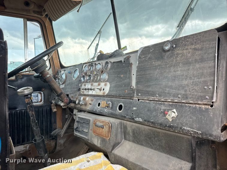 image for item DW6775 1978 Kenworth water truck