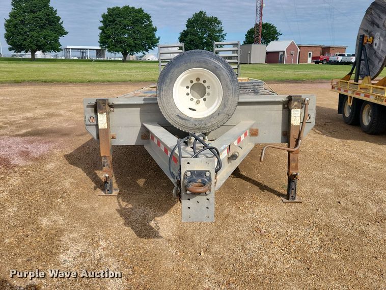 image for item DZ7338 2017 Rice equipment trailer