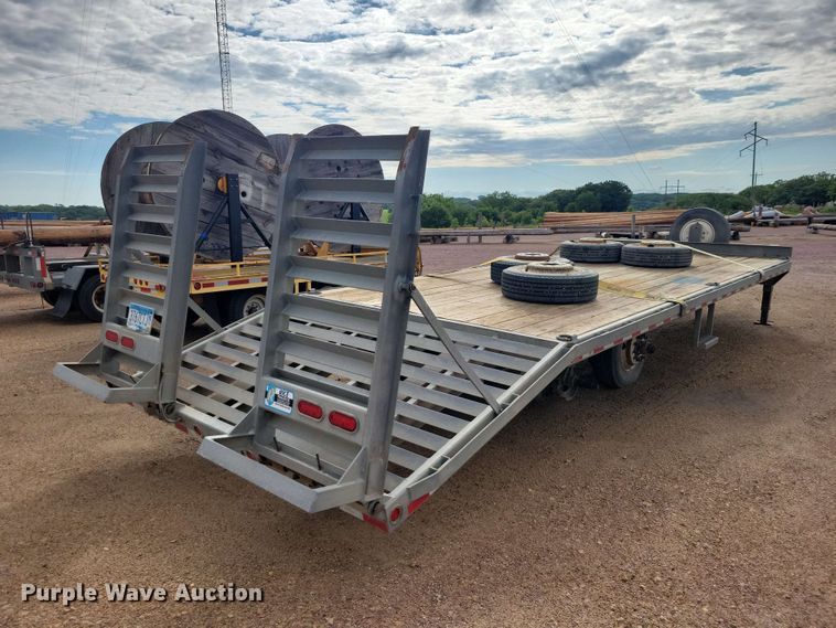 image for item DZ7338 2017 Rice equipment trailer