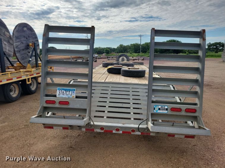 image for item DZ7338 2017 Rice equipment trailer