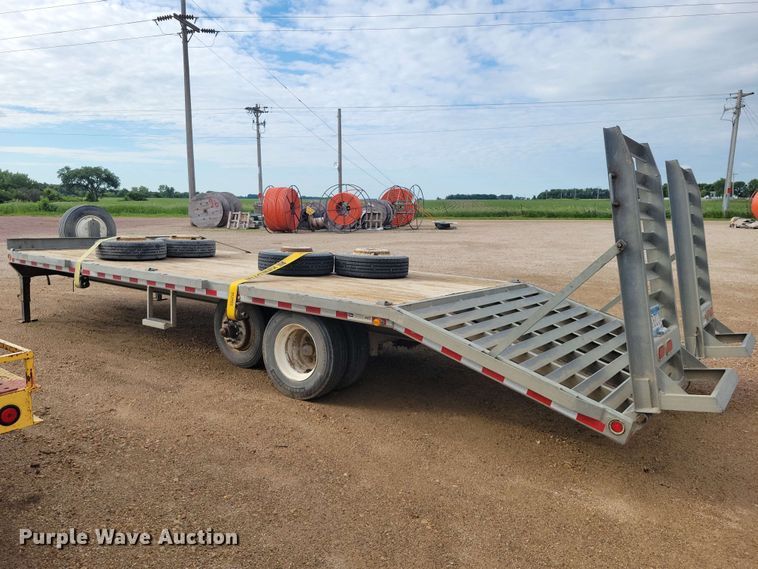 image for item DZ7338 2017 Rice equipment trailer