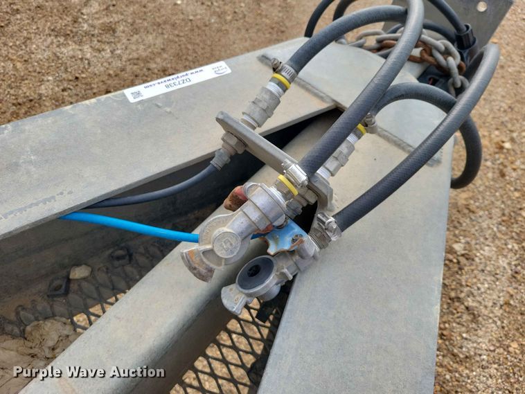 image for item DZ7338 2017 Rice equipment trailer