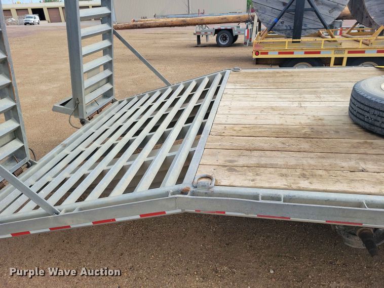 image for item DZ7338 2017 Rice equipment trailer