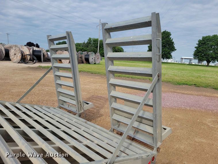 image for item DZ7338 2017 Rice equipment trailer