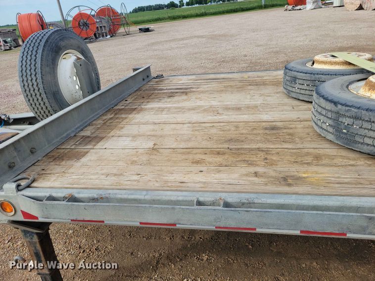image for item DZ7338 2017 Rice equipment trailer