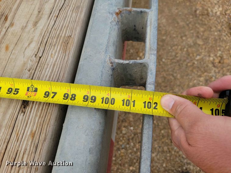 image for item DZ7338 2017 Rice equipment trailer