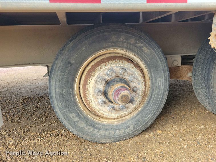 image for item DZ7338 2017 Rice equipment trailer