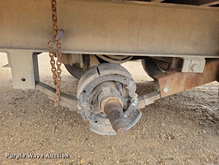 image for item DZ7338 2017 Rice equipment trailer