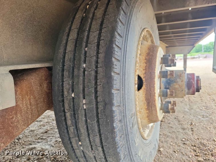 image for item DZ7338 2017 Rice equipment trailer
