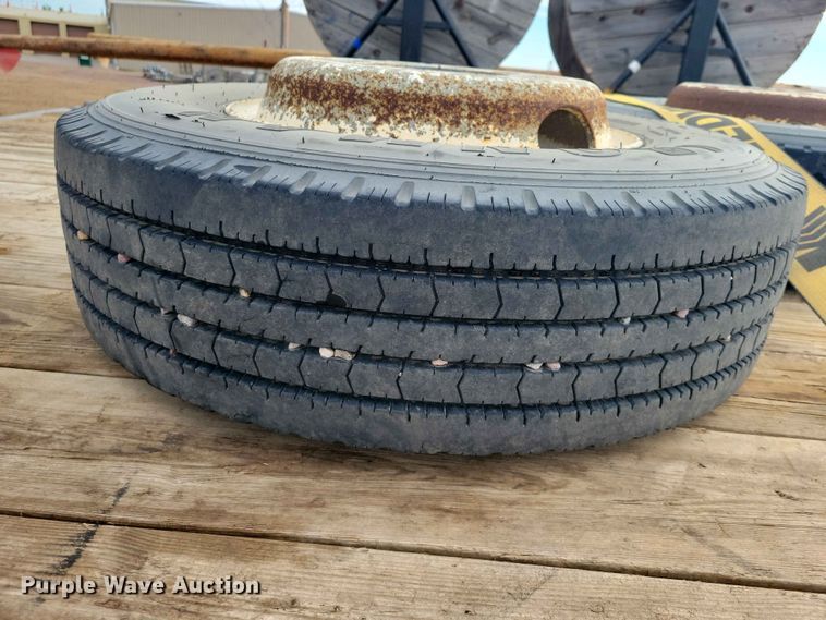 image for item DZ7338 2017 Rice equipment trailer