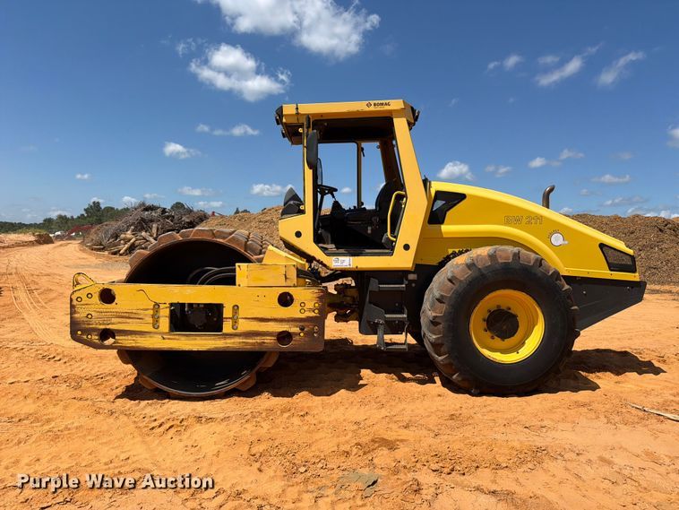 image for item ED5353 2015 Bomag BW 211 PD-50 single drum vibratory roller