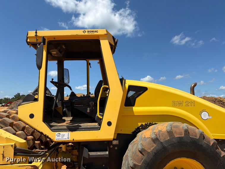 image for item ED5353 2015 Bomag BW 211 PD-50 single drum vibratory roller