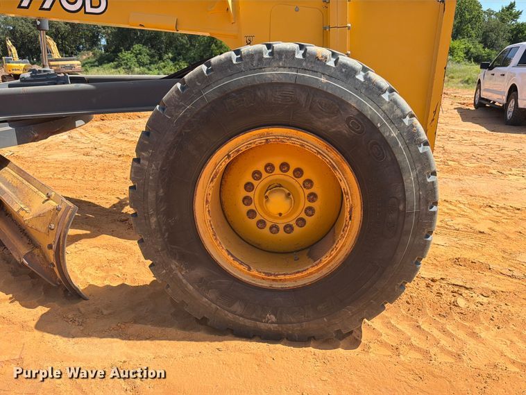 image for item ED5354 2007 John Deere 770D motor grader