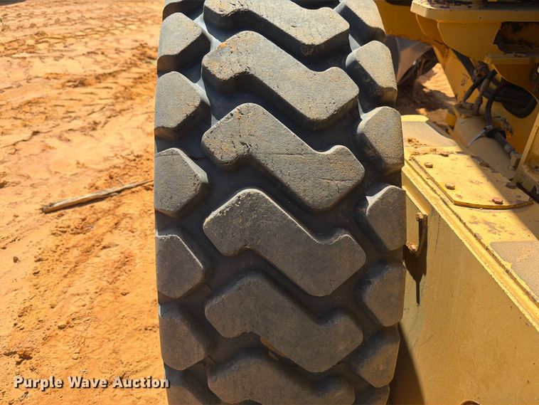image for item ED5354 2007 John Deere 770D motor grader