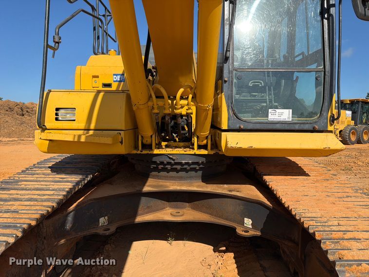 image for item ED5355 2019 Komatsu PC290LC-11 excavator