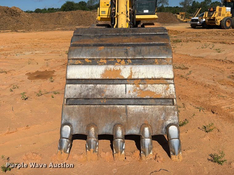 image for item ED5355 2019 Komatsu PC290LC-11 excavator