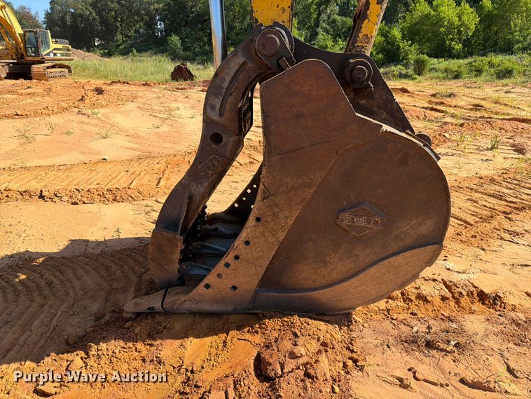 image for item ED5355 2019 Komatsu PC290LC-11 excavator