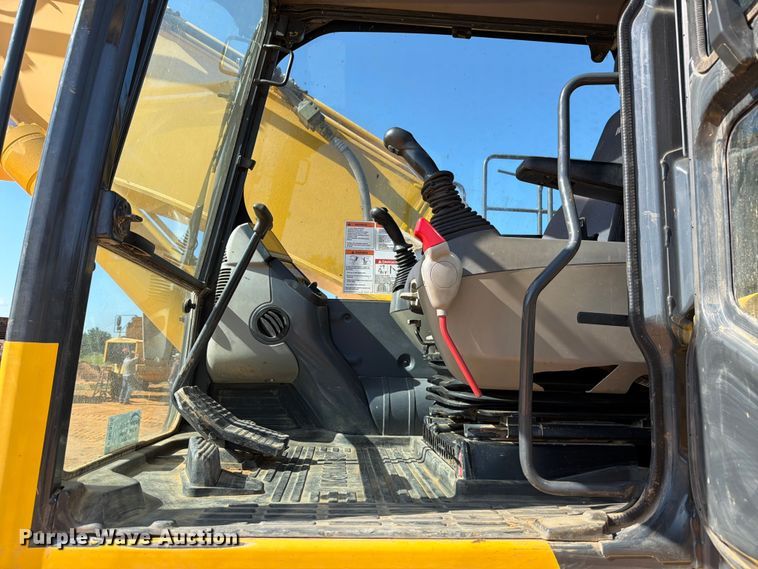 image for item ED5355 2019 Komatsu PC290LC-11 excavator