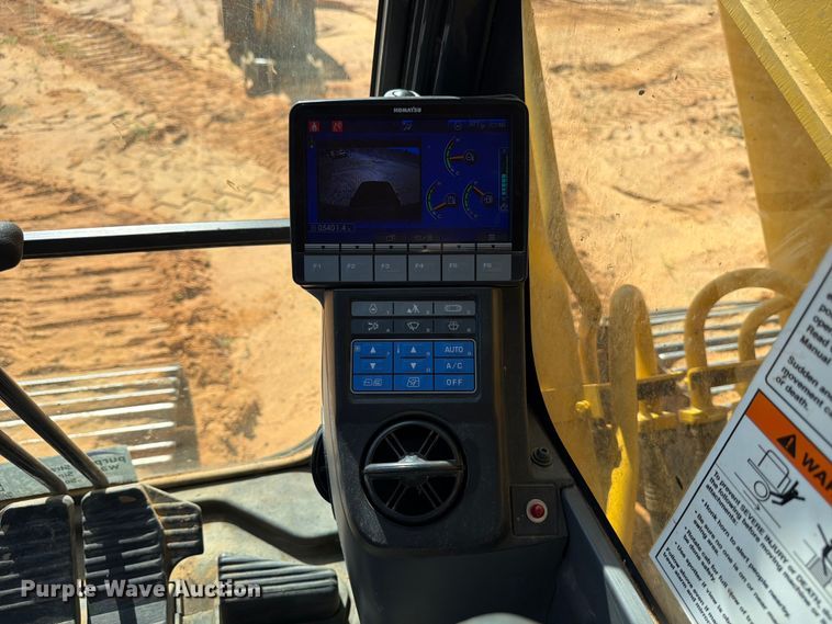 image for item ED5355 2019 Komatsu PC290LC-11 excavator