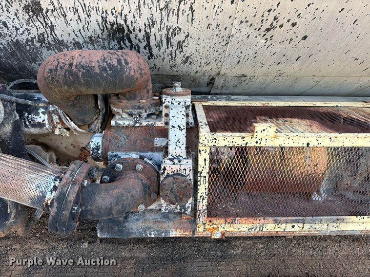 image for item ED5363 Insulated oil tank trailer