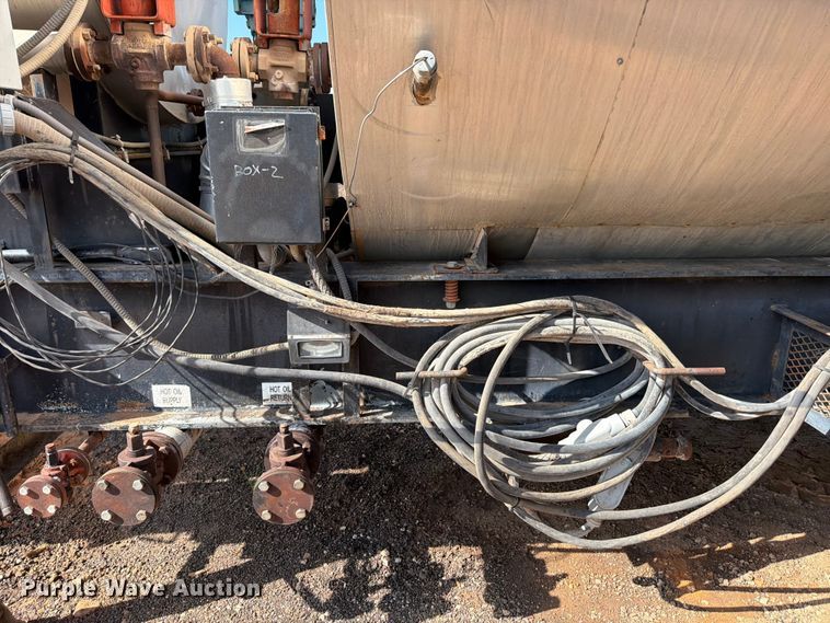 image for item ED5363 Insulated oil tank trailer