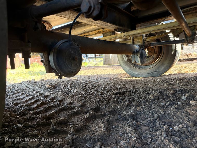 image for item ED5363 Insulated oil tank trailer