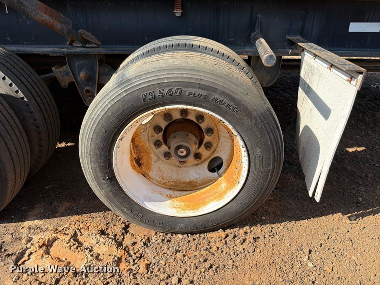 image for item ED5363 Insulated oil tank trailer