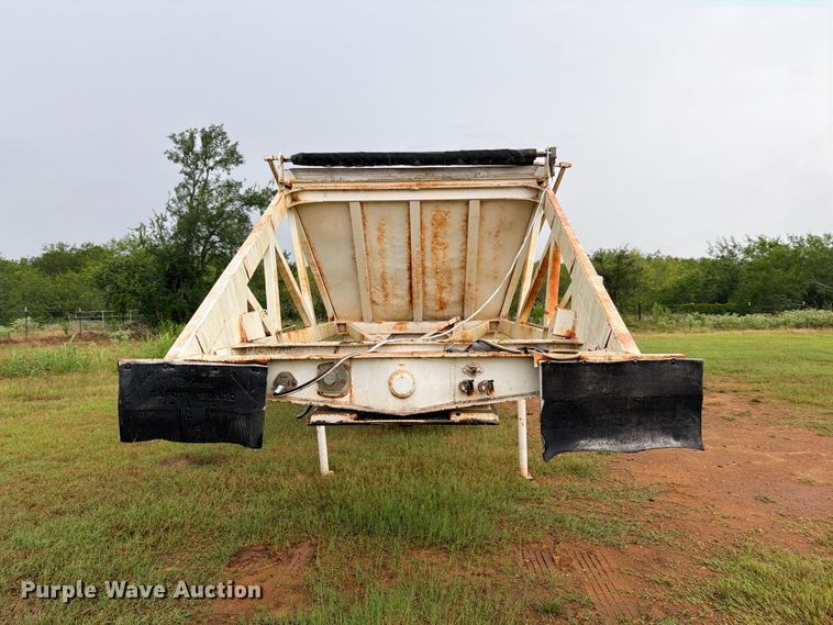 image for item ED5402 1993 Ranco bottom dump trailer
