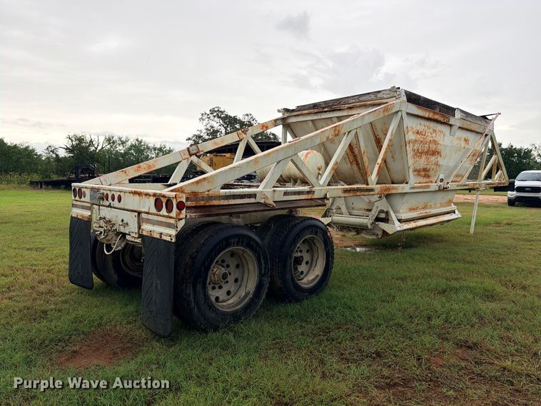 image for item ED5402 1993 Ranco bottom dump trailer