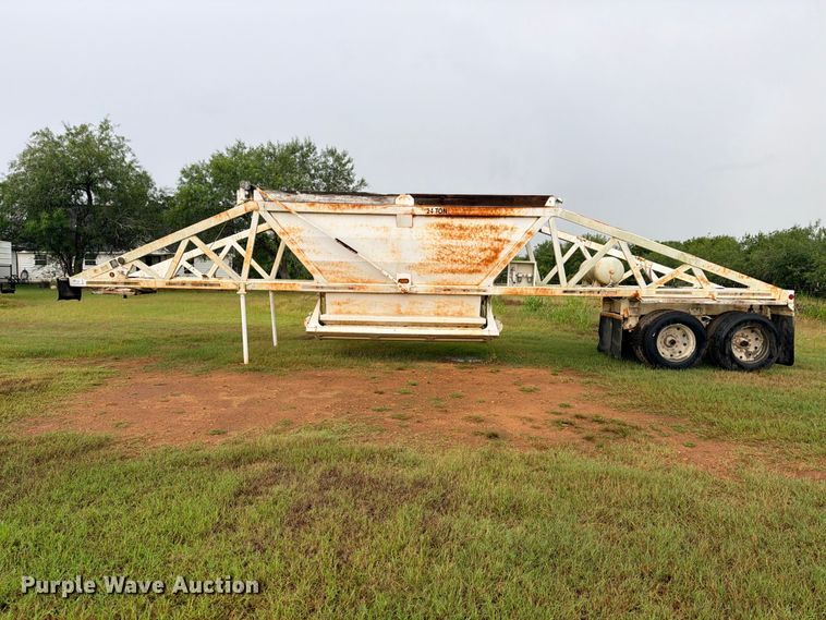 image for item ED5402 1993 Ranco bottom dump trailer