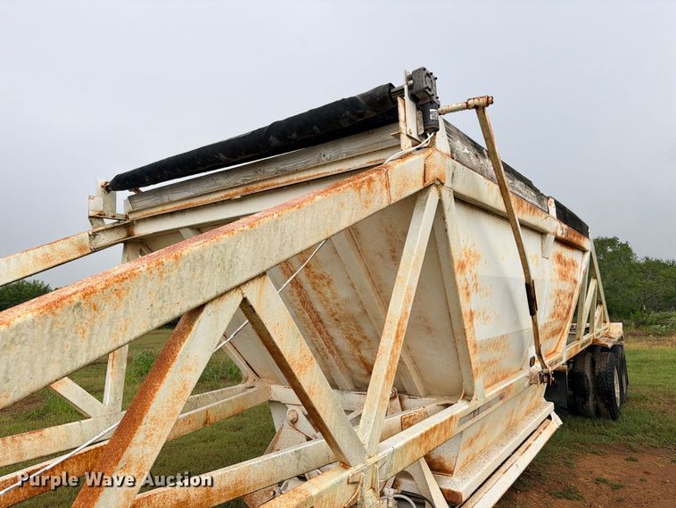 image for item ED5402 1993 Ranco bottom dump trailer