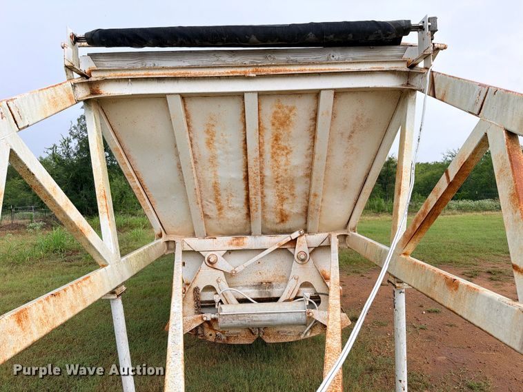 image for item ED5402 1993 Ranco bottom dump trailer