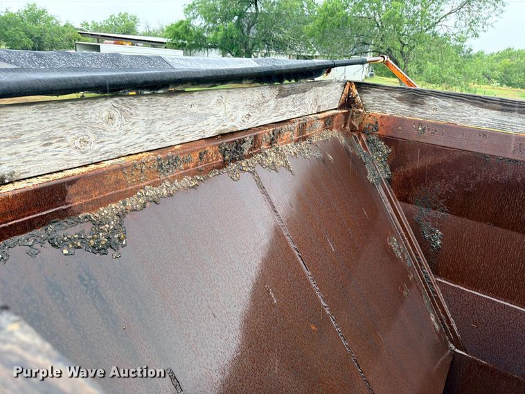 image for item ED5402 1993 Ranco bottom dump trailer