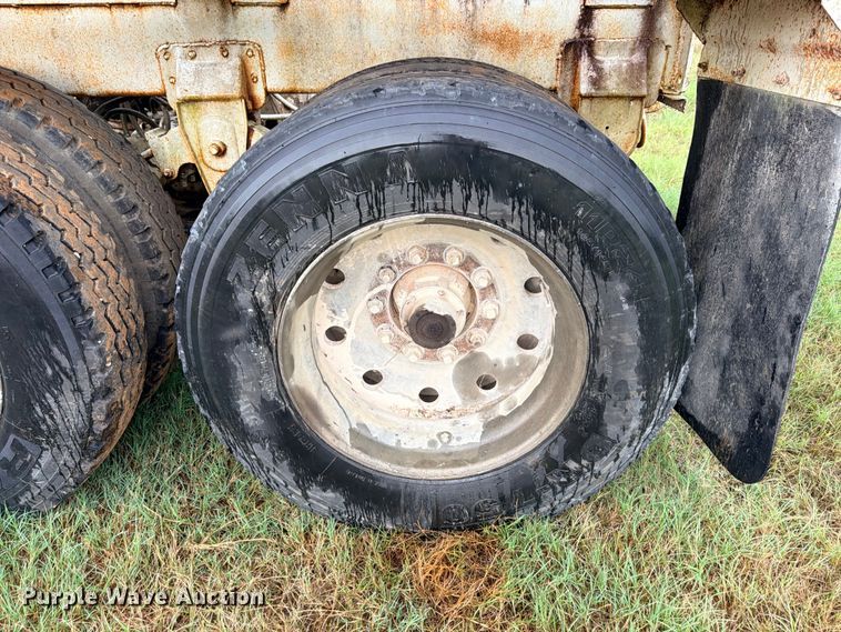 image for item ED5402 1993 Ranco bottom dump trailer