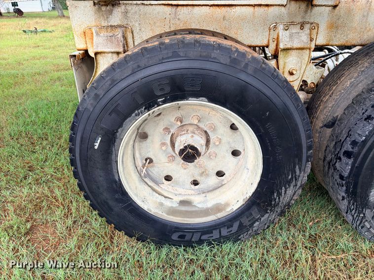 image for item ED5402 1993 Ranco bottom dump trailer