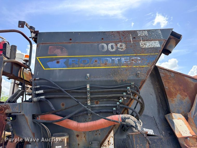 image for item ED5965 2003 Roadtec SP-1000B paver