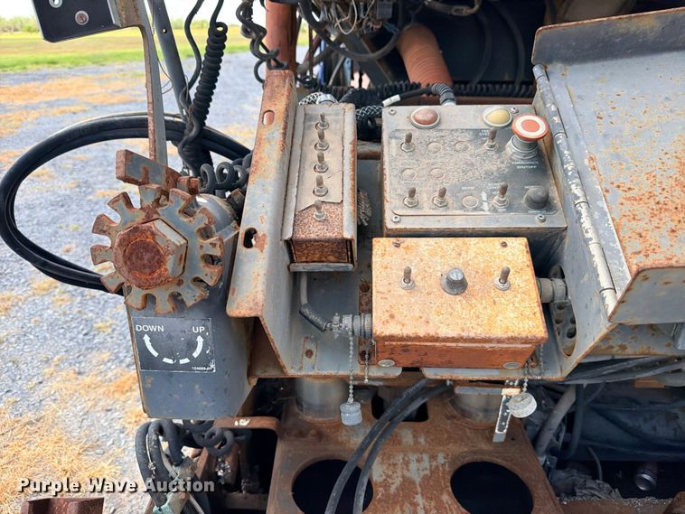 image for item ED5965 2003 Roadtec SP-1000B paver
