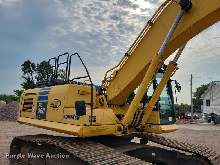 image for item EE1174 2012 Komatsu PC360LC-10 excavator