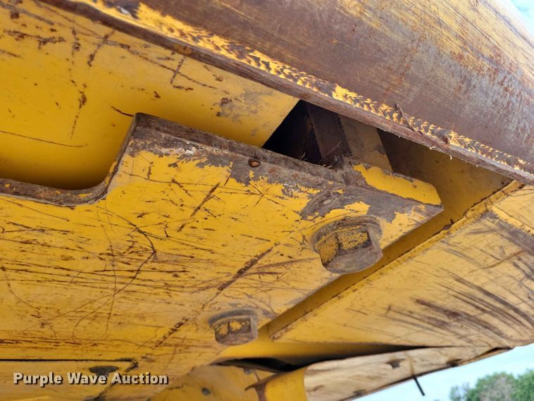 image for item EE1174 2012 Komatsu PC360LC-10 excavator