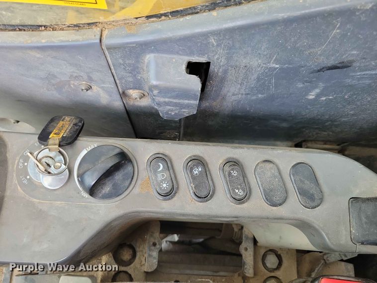 image for item EE1174 2012 Komatsu PC360LC-10 excavator