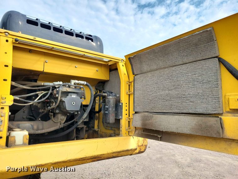 image for item EE1174 2012 Komatsu PC360LC-10 excavator