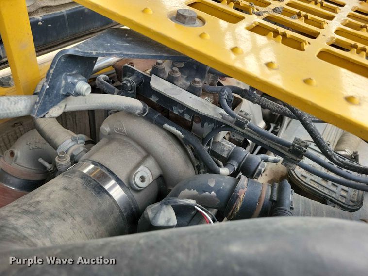 image for item EE1174 2012 Komatsu PC360LC-10 excavator